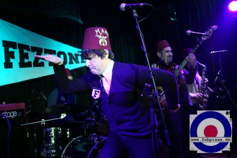 Fuda + The Feztones (CDN) 4. Soundflat Ballroom Bash, MacCormacks Leipzig 22. Oktober 2010 (4).JPG